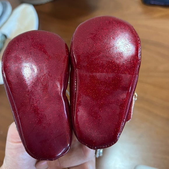Children's Place shoes👧 red ballet slipper NEW 0-3 m shine - Picture 3 of 4